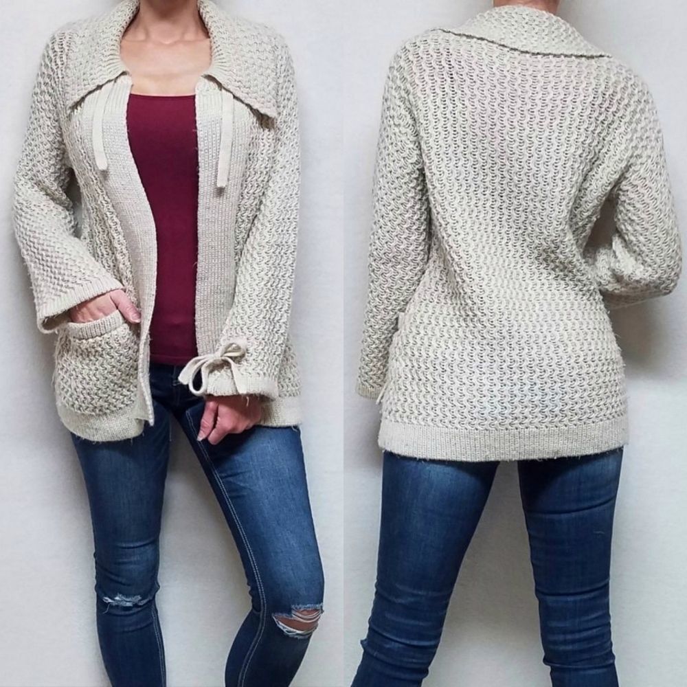𝅺RARE Vintage 70s Jantzen Tan Chunky Knit Wide Collar Bow Bell Sleeve Cardigan